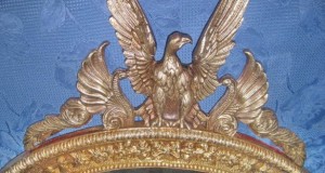 7582-Oglinda Franta Vultur inconjurat de 2 animale mitologice bronz