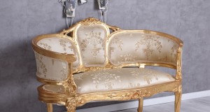 Sofa din lemn masiv auriu cu tapiterie aurie  CAT099A03
