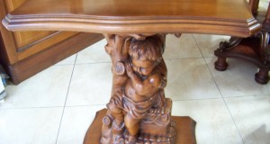 consola -piedestal sculptura lemn h 72 cm,lat 75-45 cm