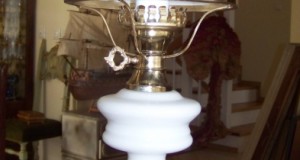 lampa-veioza  clasica opalina alba 55 cm