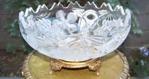 fructiera cristal pe suport alama vintage