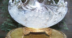 fructiera cristal pe suport alama vintage