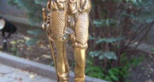 sfesnic statueta bronz cu masuta piedestal bronz antice