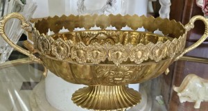 superba  fructiera,centru de masa  ovala  alama  cu model ornamental clasic l 50 cm