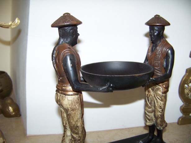 sculptura in bronz 2,2 kg- h 23 l  19 cm