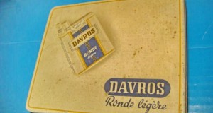 7493-Davros cutie tigarete veche anii 1930, Stare buna.