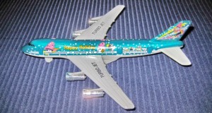 Avion Jumbo Jet Happy Holyday, made in China, material duraluminiu.