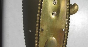 326b-Shield-aparatoare vechi, perioada interbelica bronz.