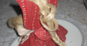 761-Papusa rustica- Fetita ingeras in rochie taraneasca.