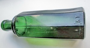 4277-Sticluta veche de farmacie Lrjsoform, octogonala, culoare verde.