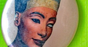 9688- Nefertiti-Oglinda mica dama poseta vintage metal stil lito.