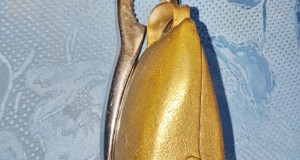 D793-Talanga veche metal bronzuit stare foarte buna 9 8 cm.