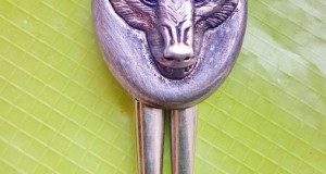 E160-Pandativ medalion cu Lup metal argintat.