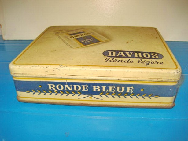 7493-Davros cutie tigarete veche anii 1930, Stare buna.