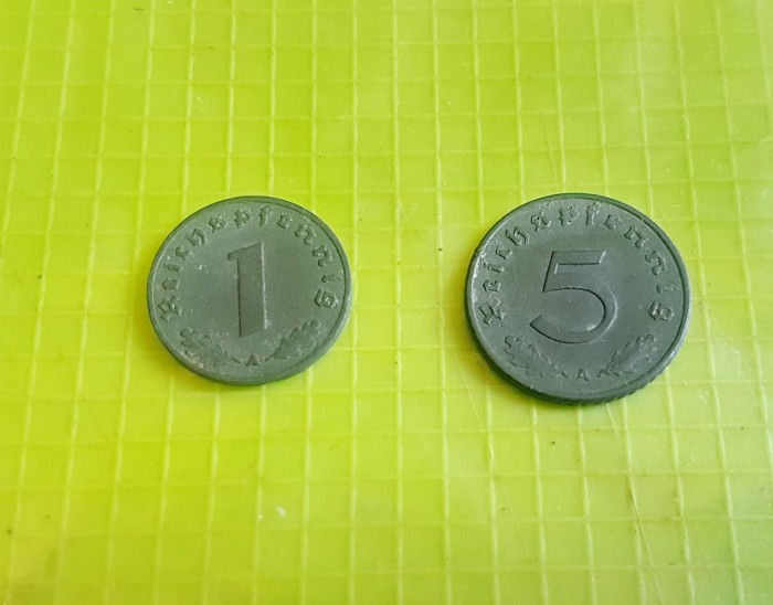 E107-Lot 2 monede Reich svastica 1+ 5 Phennig 1940+1941