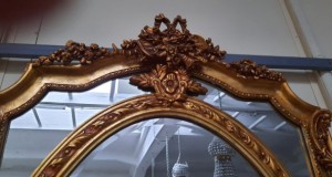 Eleganta oglinda în stil francez de dimensiuni mari