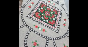 Fata de masa forma rotunda cu motiv cusut manual