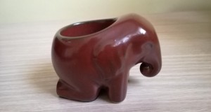 Elefant din ceramica suport pentru lumanari