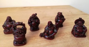 Set de sase figurine Buddha din rasina rosie