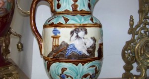 carafa majolica cca 100 ani-h 28 cm