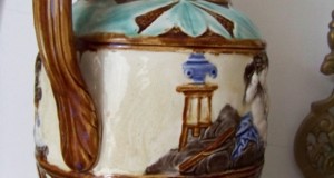 carafa majolica cca 100 ani-h 28 cm