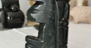 statueta Azteca - sculptura in obsidian  NEGRU