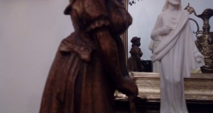 Statueta Mrs Doolittle lemn