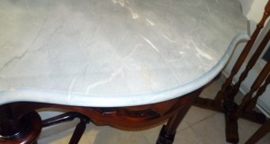 Consola Marmara deosebita