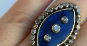 Inel antic aur 12k cu email albastru și diamante