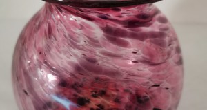 Vază vintage sticlă de artă suflata colorată în masă