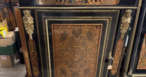 Comoda stil boulle din lemn masiv cu ornamente bronz