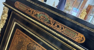 Comoda stil boulle din lemn masiv cu ornamente bronz
