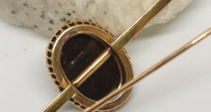 BRASA PERIOADA VICTORIANA CU CAMEE SI PERLUTE BAROQUE