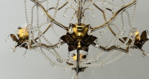 Candelabru din bronz cu cristale