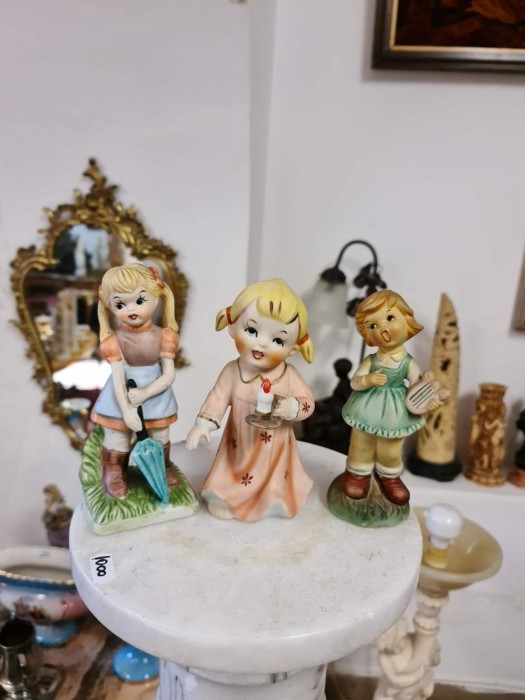 Superbe statuete fetite din portelan biscuit