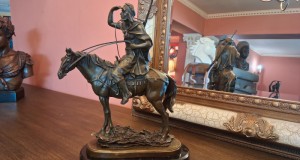 STATUETA BRONZ CERCETAS H=38 CM