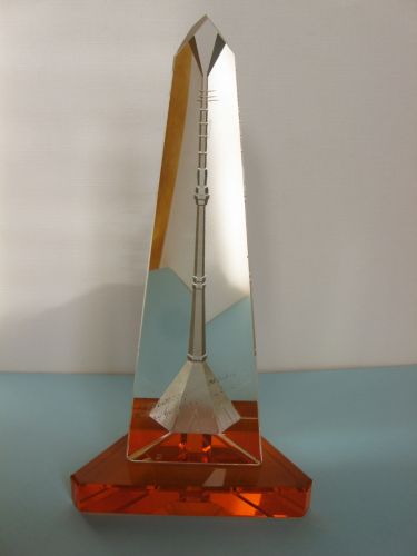 Obiect din cristal de Murano, reprezentand un turn de televiziune din Germania. Obiectul are inaltim