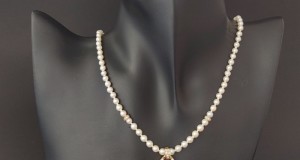colier perle cu elemente aur si diamante, certif.