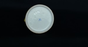 Bibelou fetita cu pui de Goebel 019537