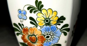 Vază de flori Villeroy & Boch vintage albă din colecția Alt Amsterdam