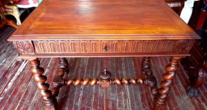 MASA DE BIROU STIL LOUIS XIII