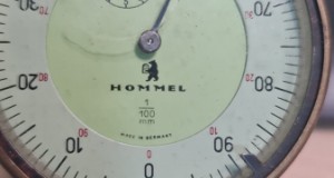 Comparator Hommel Germania vintage 0,01 mm cu suport