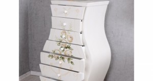 Comoda lira din lemn masiv alb cu flori FRF02