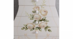 Comoda lira din lemn masiv alb cu flori FRF02