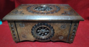 Cufăr miniatural breton, anii 1980