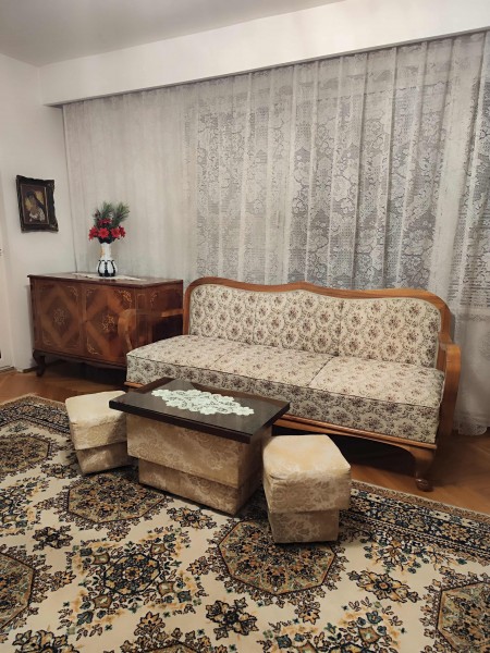 Set mobilier sufragerie lemn masic stare impecabila