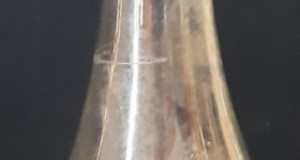 lampa de masa cu bazin din sticlă uraniu