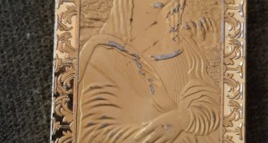 Lingou Gioconda placat cu aur Leonardo da Vinci într-o capsulă