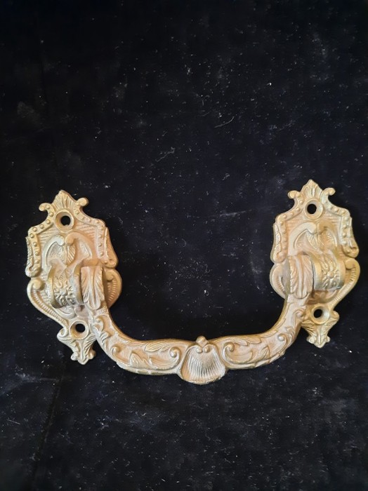 maner tragator din bronz masiv de la mobilier de epoca