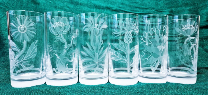 vtg 6 Pahare din Cristal gravate cu motive florale semnate datate `91 155mm vtg 6 Pahare din Cristal gravate cu motive florale semnate datate `91 155mm